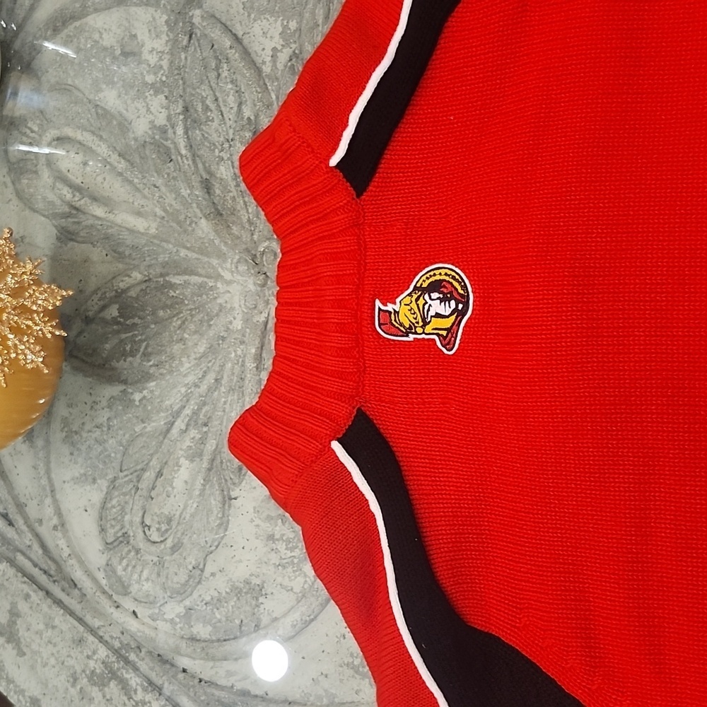NHL  men's  Red and Black knit Ottawa Senators Sweater Large like new - Picture 6 of 6